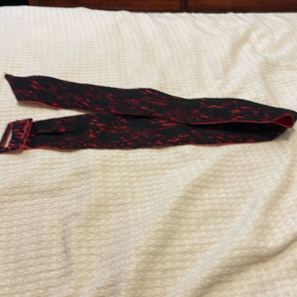 Arden b black lace and red belt - Picture 2 of 3